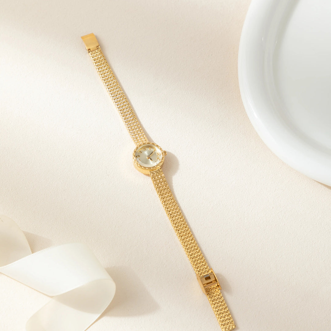 Fionnuala - Gold Round Watch