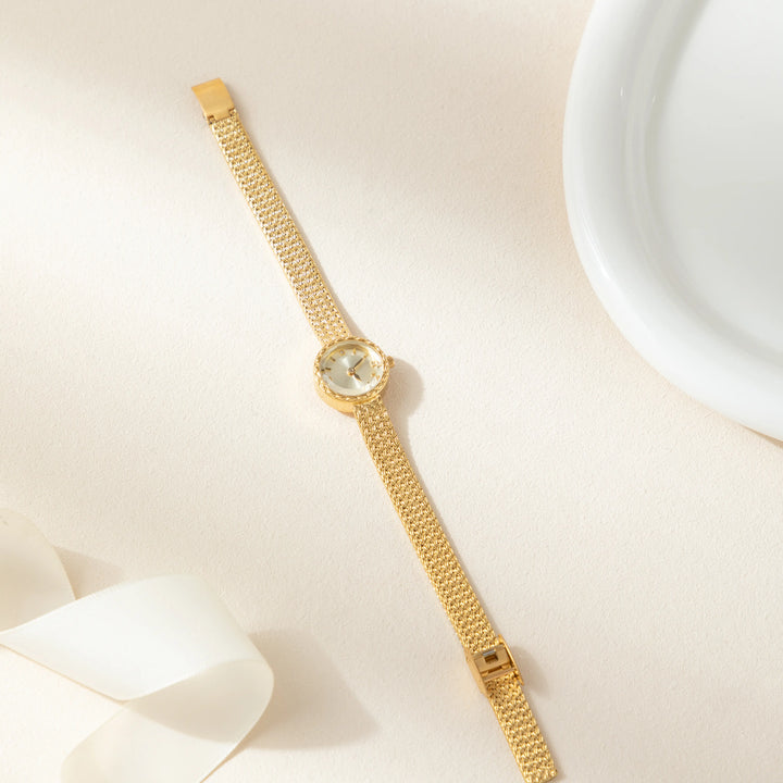 Fionnuala - Gold Round Watch