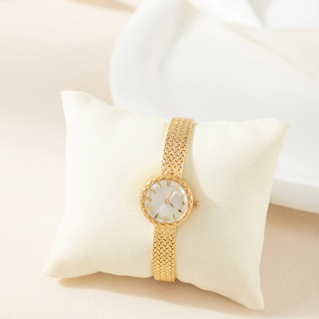 Fionnuala - Gold Round Watch