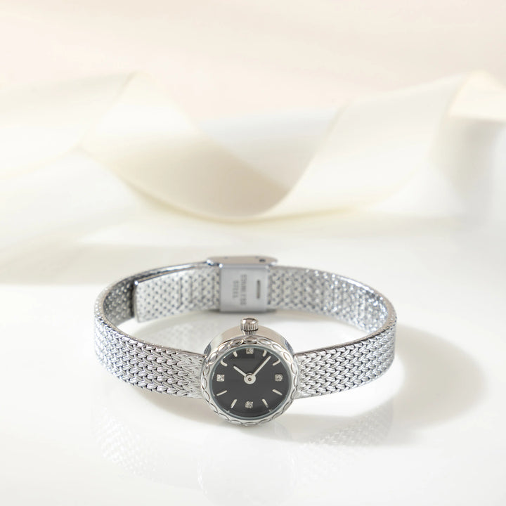 Fionnuala - Gold Round Watch