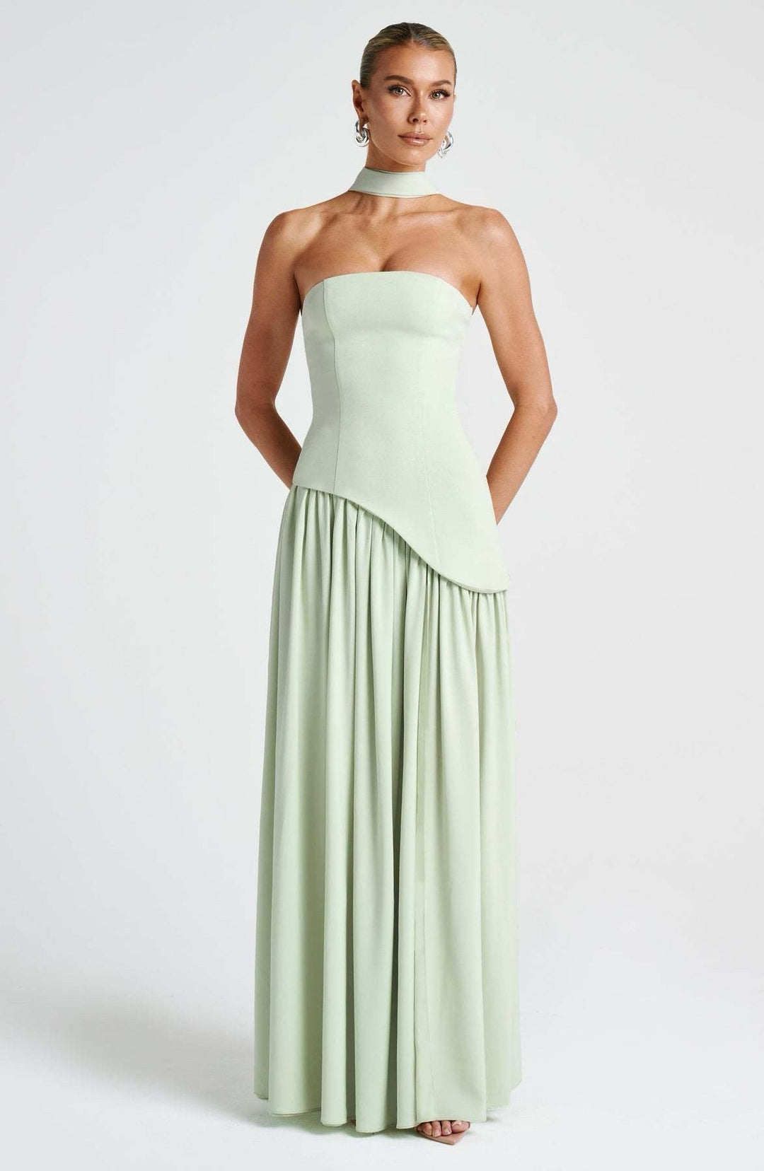 Gráinne - Elegant Long Dress