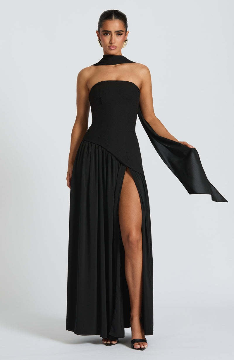 Gráinne - Elegant Long Dress