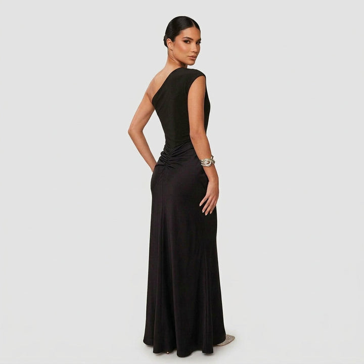 Dervla - Elegant Maxi Dress