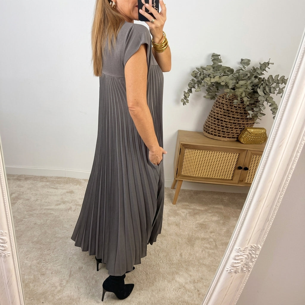 Eimear - Maxi Pleated Dress